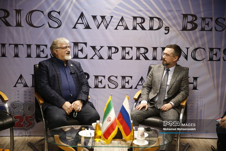 رونمایی از وب‌گاه مرکز مطالعات و امضای تفاهم‌نامه با اتحادیه شهرهای بریکس