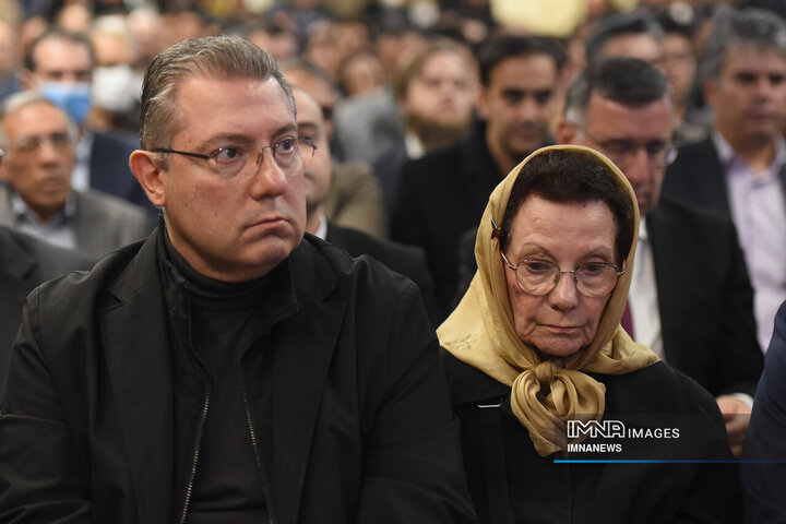 ایستگاه مترو مریم مقدس