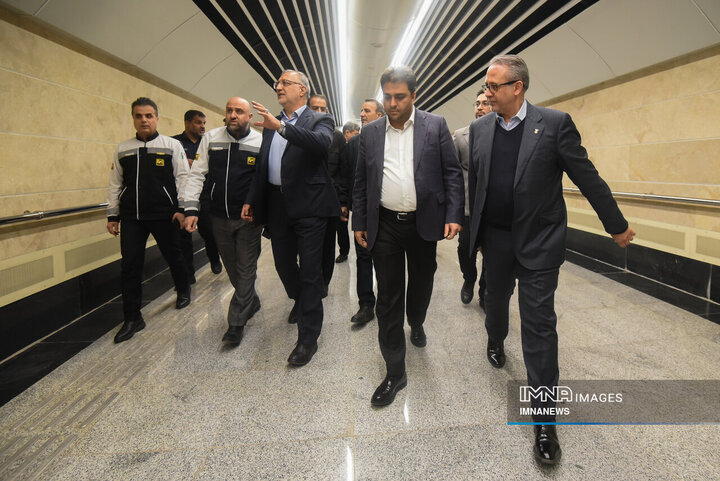 ایستگاه مترو مریم مقدس