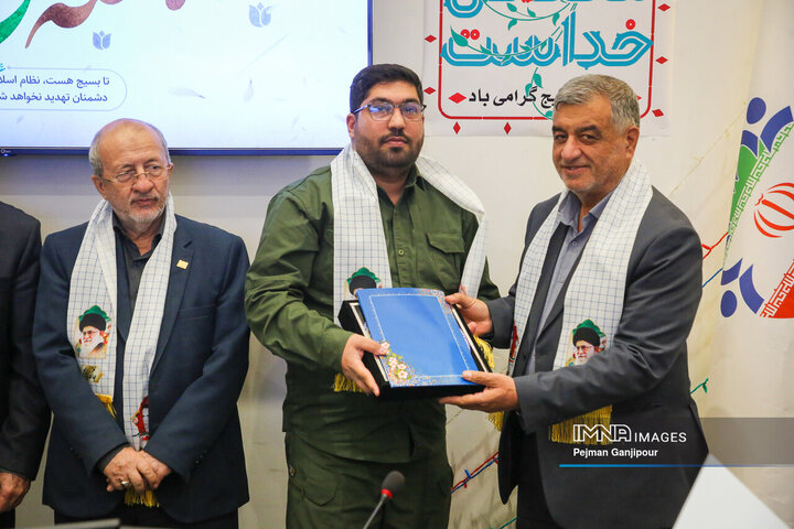 نشست صمیمانه اعضای شورای اسلامی شهر با فرماندهان پایگاه‌های بسیج شهرداری اصفهان