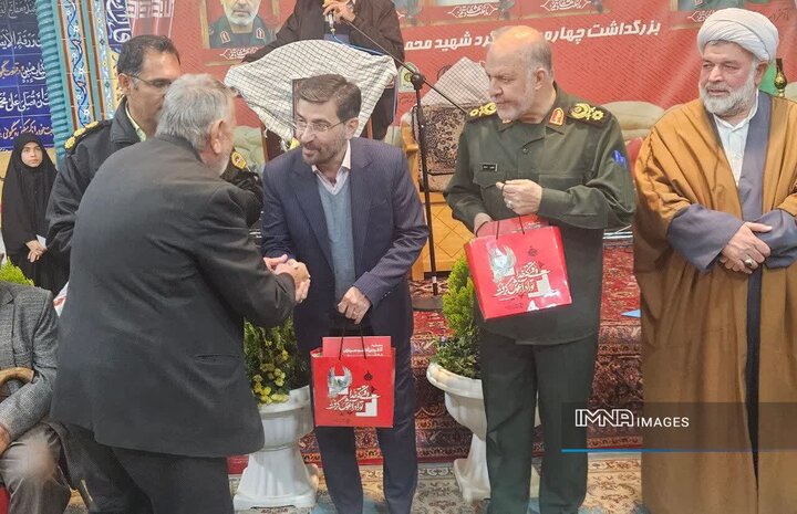 امنیت پایدار شهر و آرامش زندگی مردم نتیجه مجاهدت شهدا است