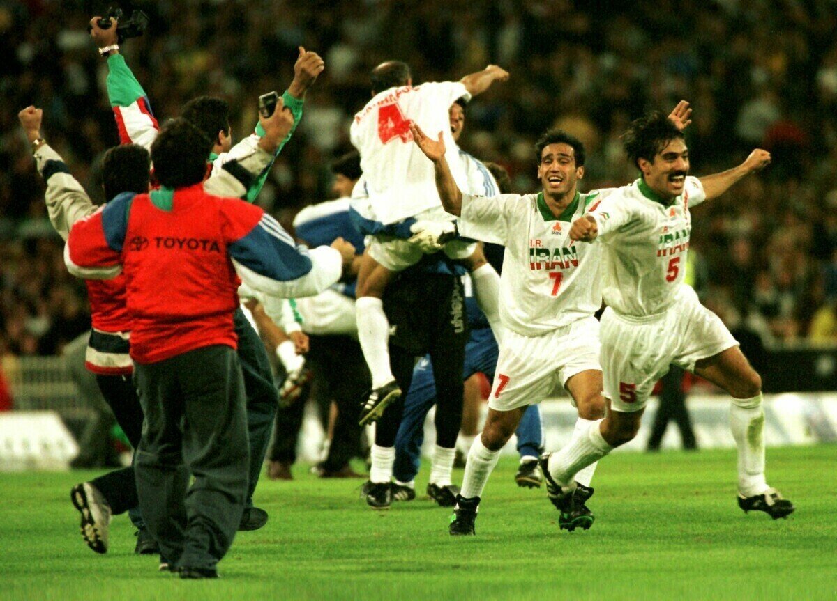بازی ایران و استرالیا ۸ آذر ۷۶ | شبی که فوتبال یک ملت را زنده کرد