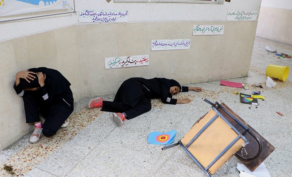 متن مانور زلزله | در مانور زلزله چه کنیم و مانور زلزله چه روزی است؟ + نحوه اجرای مانور