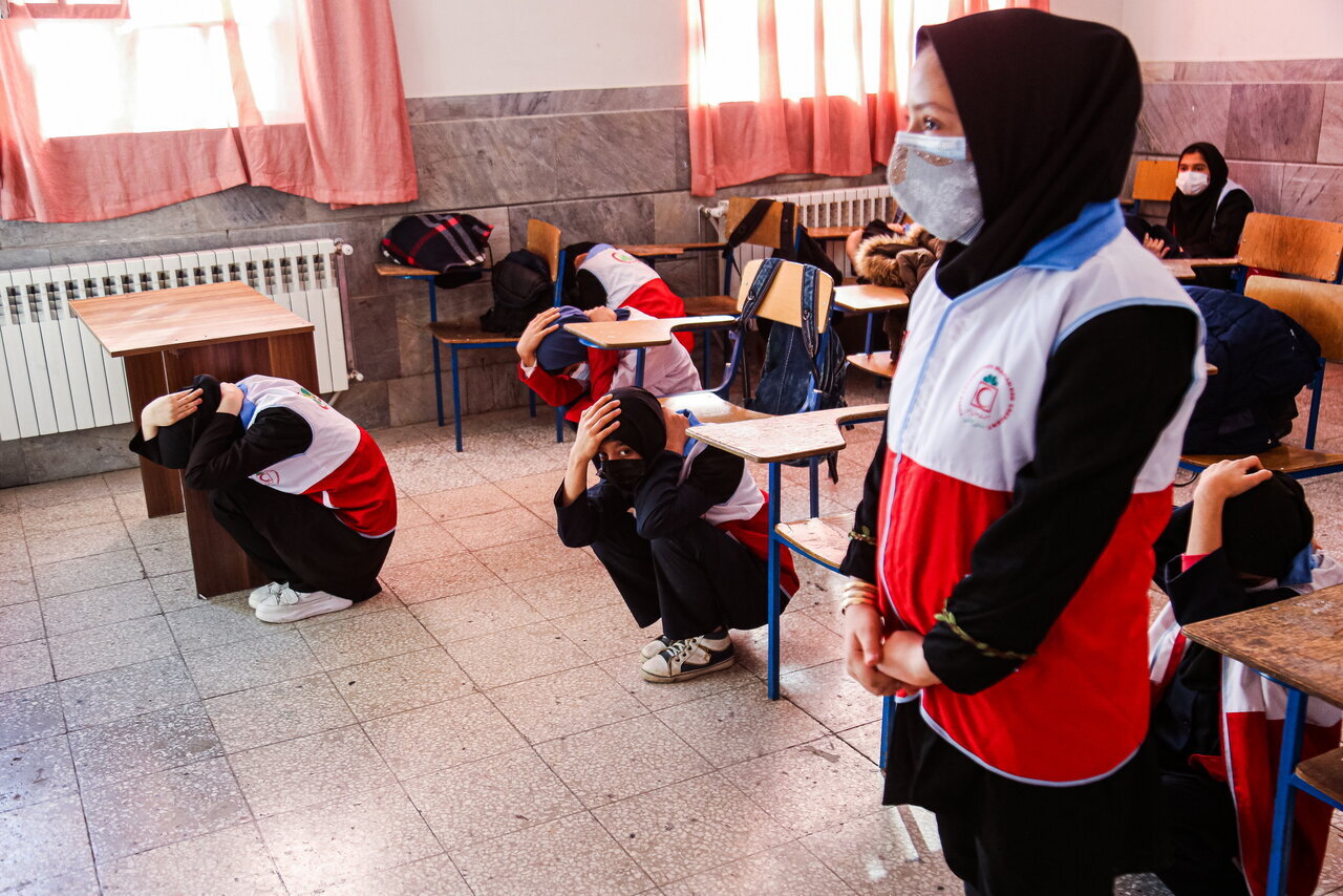 متن مانور زلزله | در مانور زلزله چه کنیم و مانور زلزله چه روزی است؟ + نحوه اجرای مانور