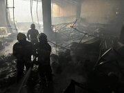 برج ۲۰ طبقه در تهران طعمه حریق شد+ عکس