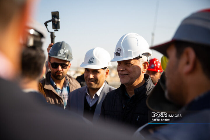 بازدید شهردار اصفهان از پروژه مجموعه پل‌ها و زیرگذر شهید رئیسی