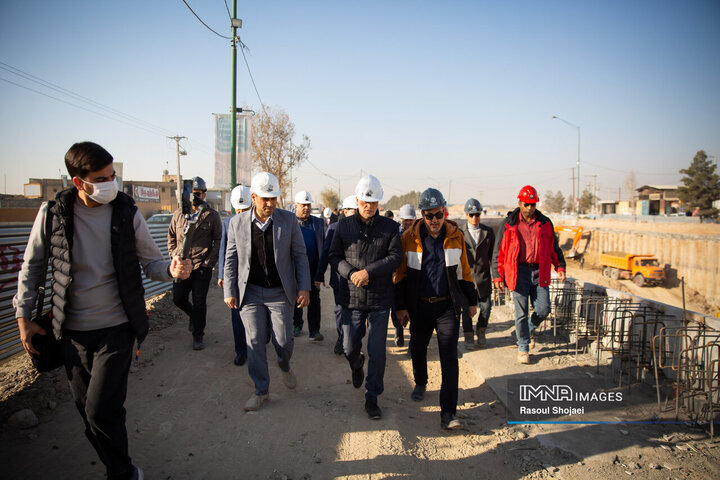بازدید شهردار اصفهان از پروژه مجموعه پل‌ها و زیرگذر شهید رئیسی