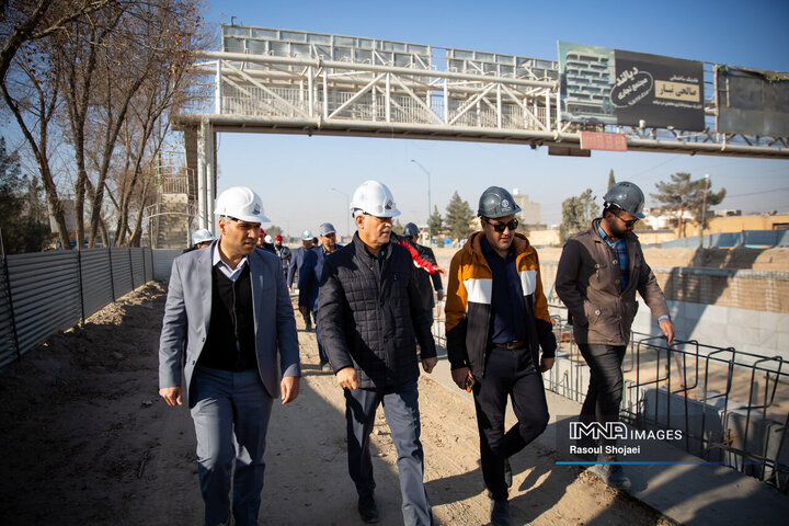 بازدید شهردار اصفهان از پروژه مجموعه پل‌ها و زیرگذر شهید رئیسی