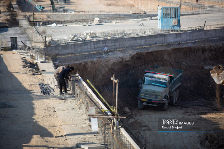 بازدید شهردار اصفهان از پروژه مجموعه پل‌ها و زیرگذر شهید رئیسی