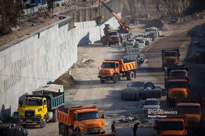 بازدید شهردار اصفهان از پروژه مجموعه پل‌ها و زیرگذر شهید رئیسی