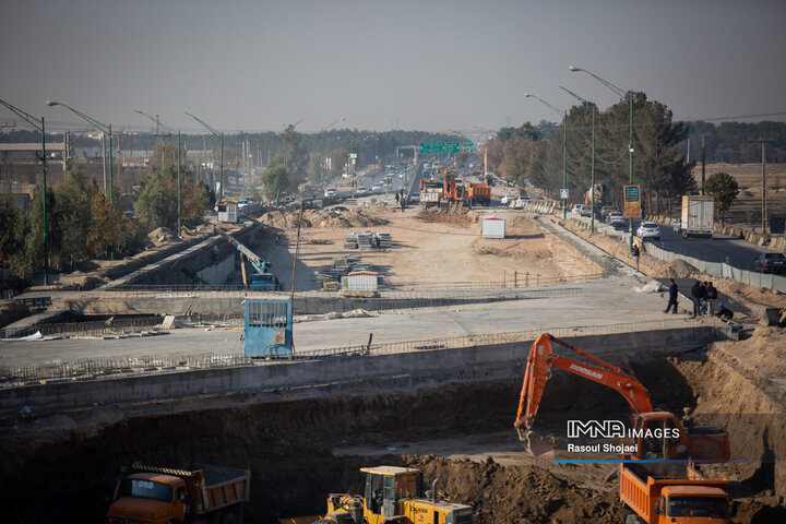 بازدید شهردار اصفهان از پروژه مجموعه پل‌ها و زیرگذر شهید رئیسی