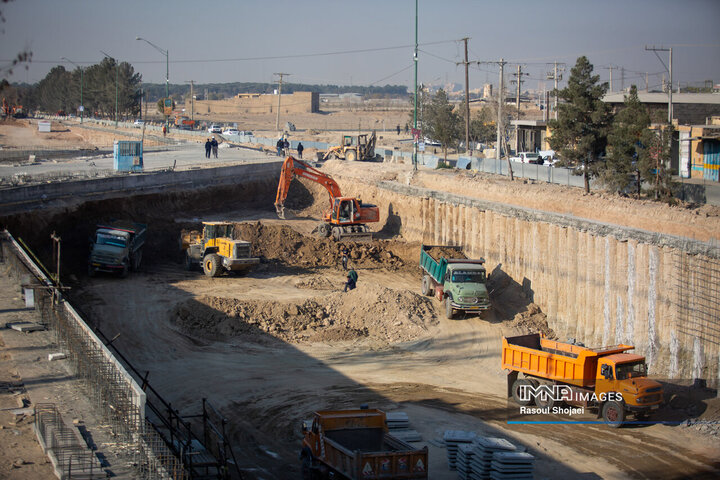 بازدید شهردار اصفهان از پروژه مجموعه پل‌ها و زیرگذر شهید رئیسی