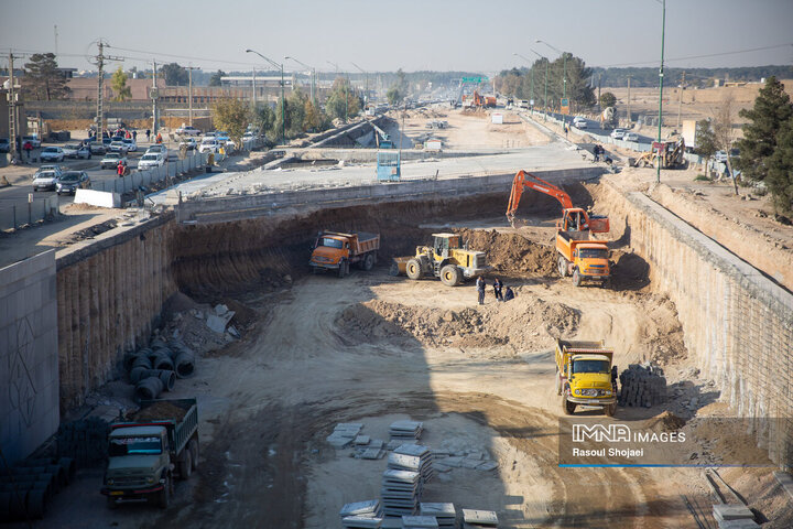 بازدید شهردار اصفهان از پروژه مجموعه پل‌ها و زیرگذر شهید رئیسی