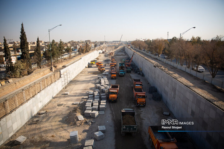 بازدید شهردار اصفهان از پروژه مجموعه پل‌ها و زیرگذر شهید رئیسی