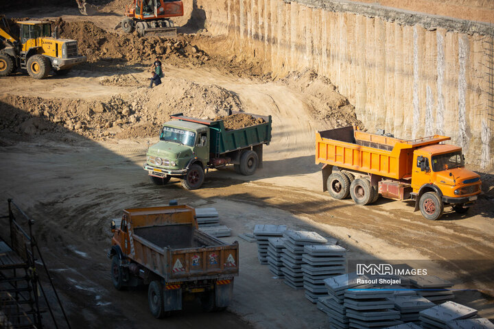 بازدید شهردار اصفهان از پروژه مجموعه پل‌ها و زیرگذر شهید رئیسی