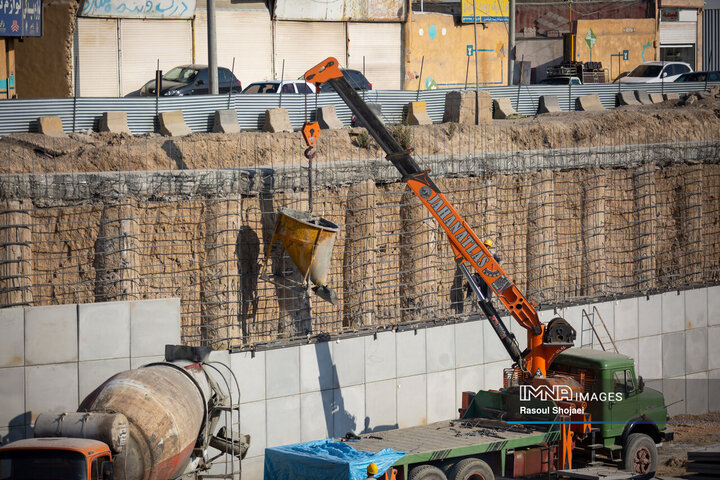 بازدید شهردار اصفهان از پروژه مجموعه پل‌ها و زیرگذر شهید رئیسی