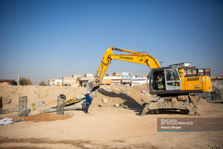 بازدید شهردار اصفهان از پروژه مجموعه پل‌ها و زیرگذر شهید رئیسی