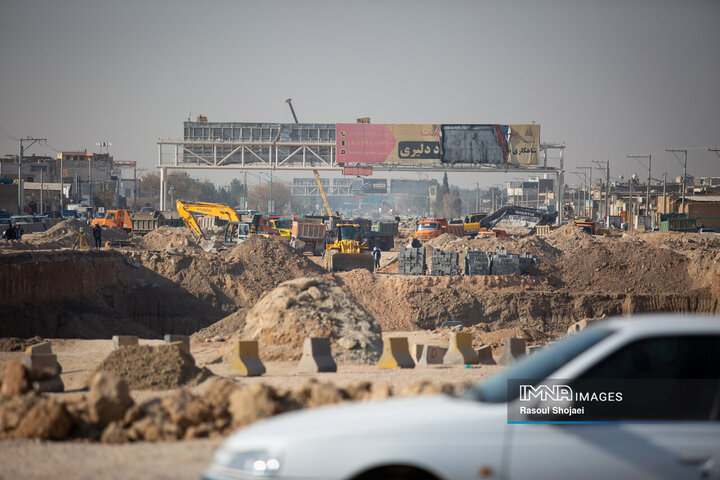 بازدید شهردار اصفهان از پروژه مجموعه پل‌ها و زیرگذر شهید رئیسی