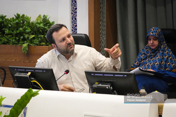 مصطفی نباتی نژاد رئیس مرکز پژوهش های شورای اسلامی شهر