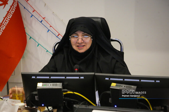 فرزانه کلاهدوزان، رئیس کمیسیون خانواده، بانوان و جوانان شورای اسلامی شهر اصفهان