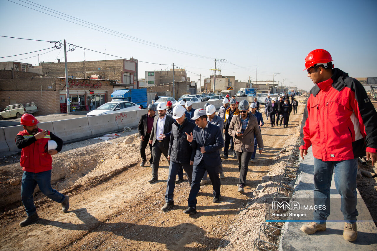 بازدید شهردار اصفهان از پروژه مجموعه پل‌ها و زیرگذر شهید رئیسی