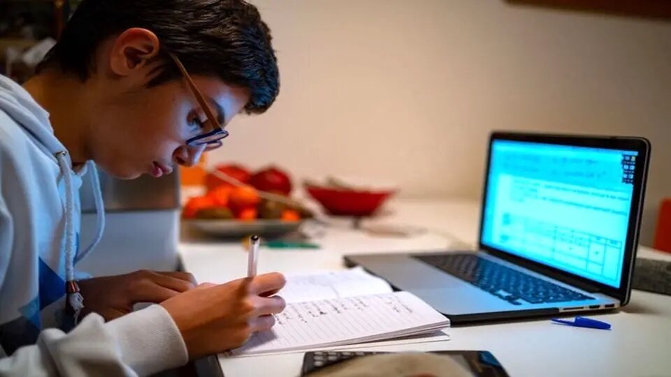 فرصتها و چالشهای یادگیری در قاب دیجیتال