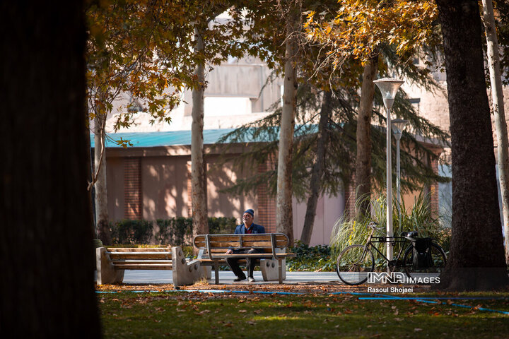 پاییز هزار رنگ اصفهان