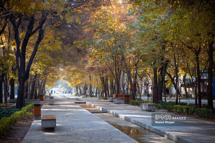 پاییز هزار رنگ اصفهان