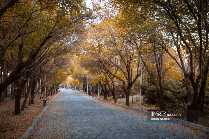پاییز هزار رنگ اصفهان