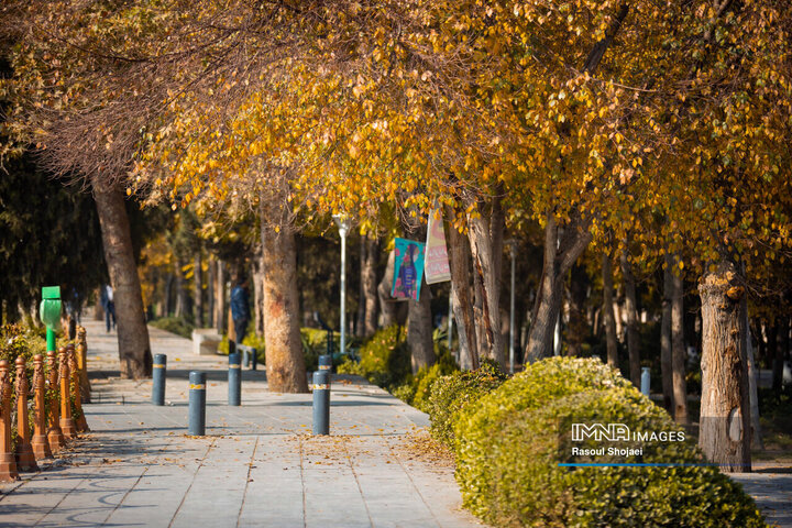 پاییز هزار رنگ اصفهان