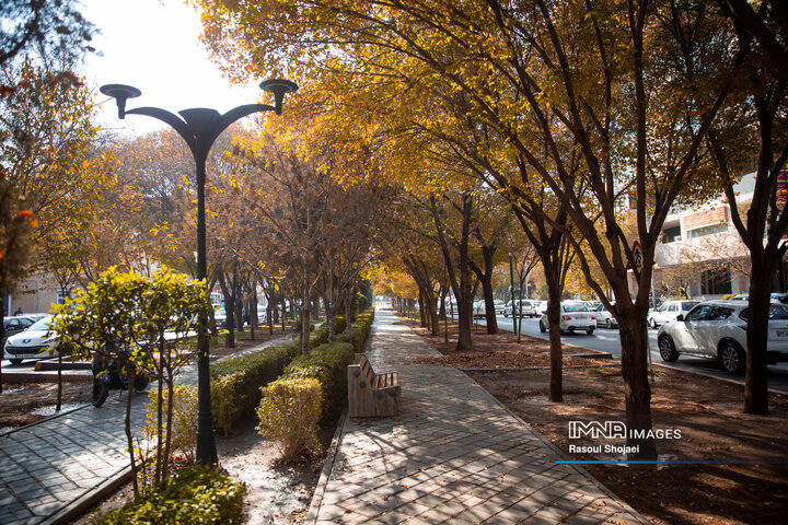 پاییز هزار رنگ اصفهان