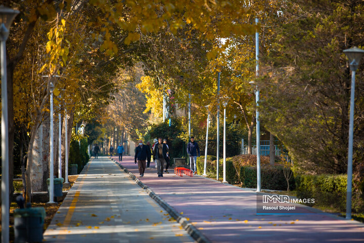 پاییز هزار رنگ اصفهان