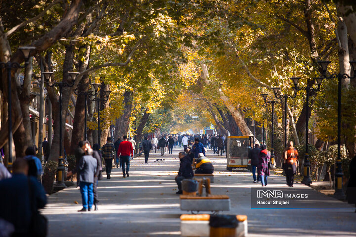 پاییز هزار رنگ اصفهان