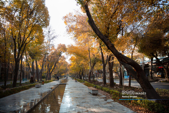 پاییز هزار رنگ اصفهان