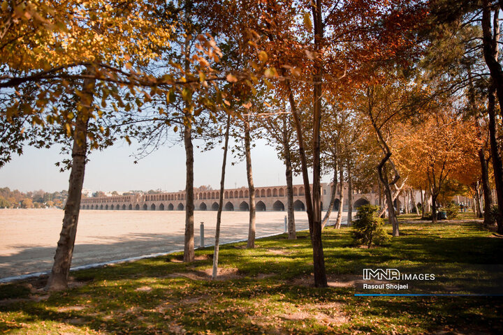 پاییز هزار رنگ اصفهان