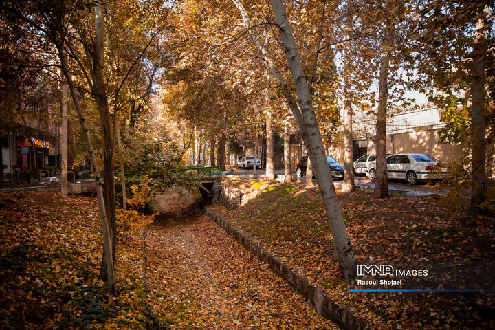 پاییز هزار رنگ اصفهان