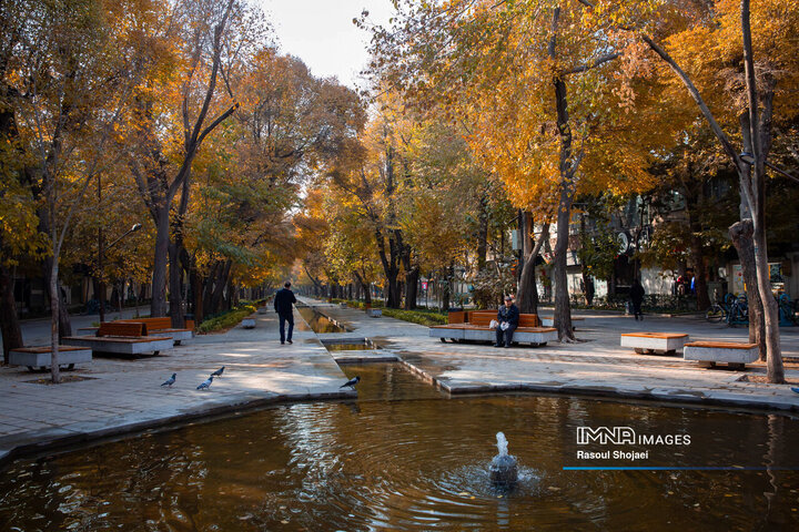 پاییز هزار رنگ اصفهان