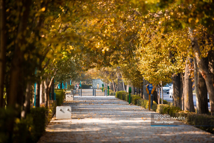 پاییز هزار رنگ اصفهان