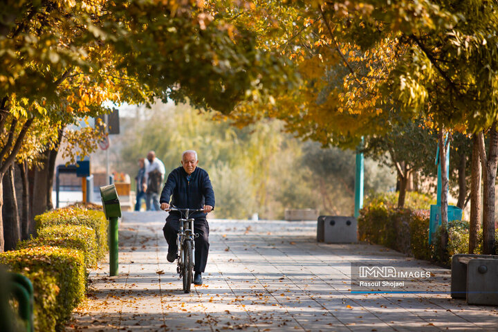 پاییز هزار رنگ اصفهان