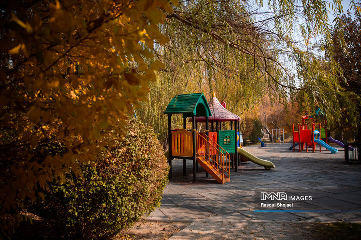 پاییز هزار رنگ اصفهان