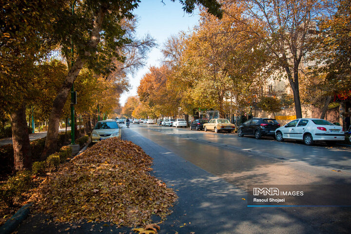 پاییز هزار رنگ اصفهان