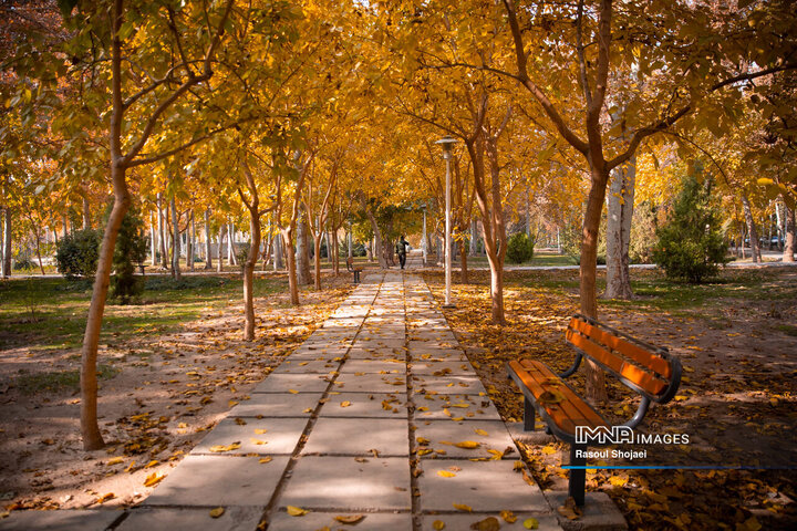 پاییز هزار رنگ اصفهان