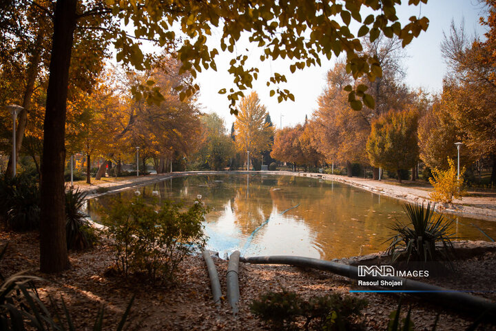 پاییز هزار رنگ اصفهان