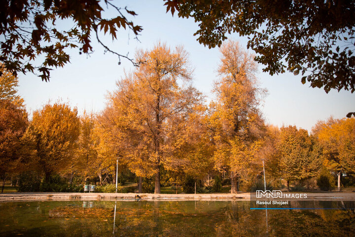 پاییز هزار رنگ اصفهان