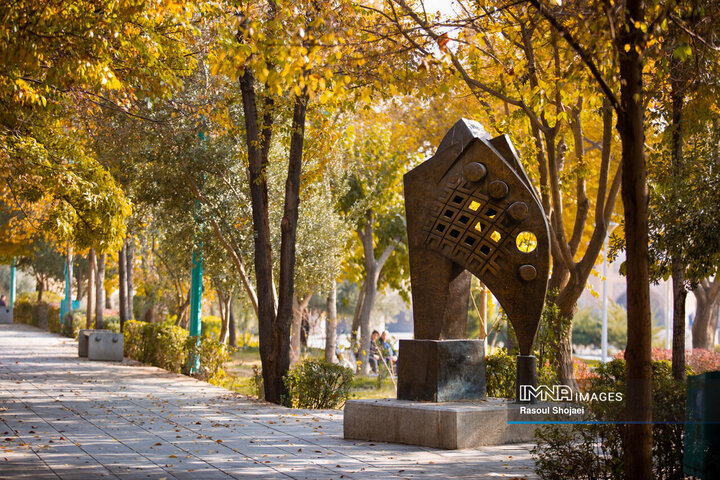 پاییز هزار رنگ اصفهان