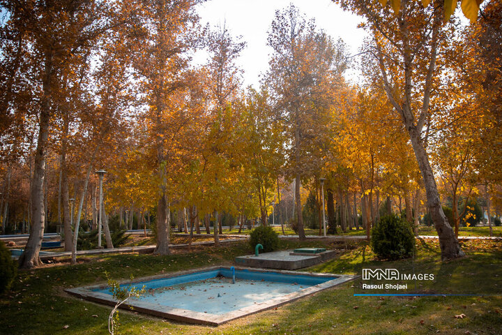 پاییز هزار رنگ اصفهان