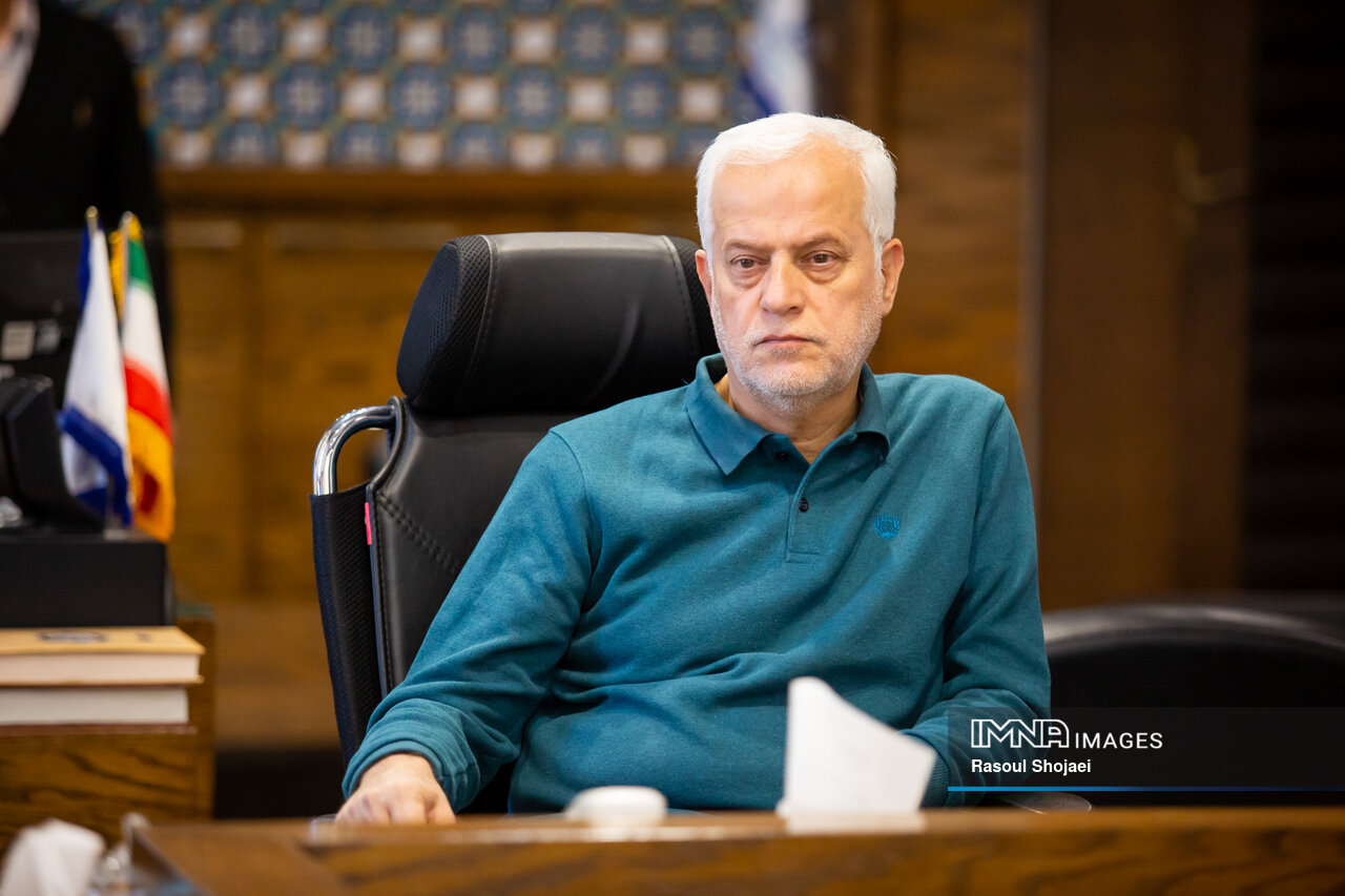 بارگیری اتوبوسها در خیابان کاوه؛ چالش همزمان ترافیک و کیفیت زندگی