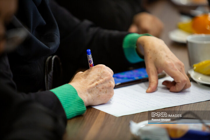 نشست خبری مدیر منطقه 12 شهرداری اصفهان