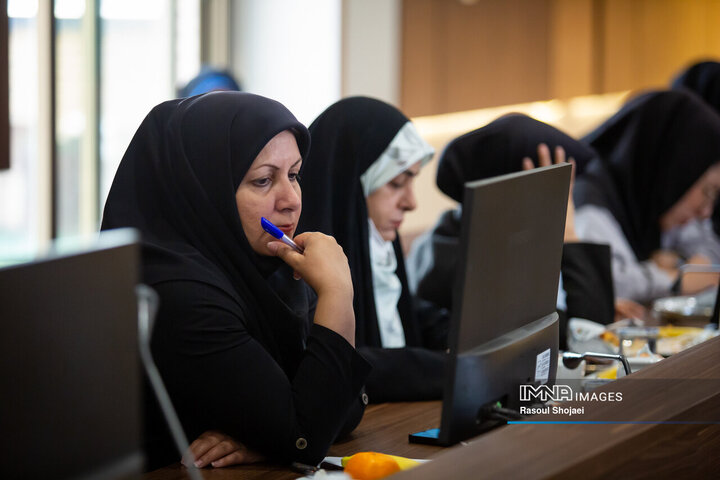 نشست خبری مدیر منطقه 12 شهرداری اصفهان