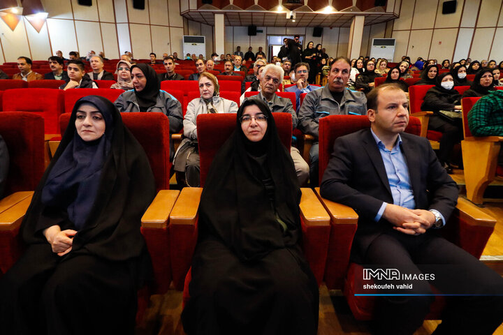 آیین تقدیر از فعالان حوزه حمل و نقل معلولین در اصفهان